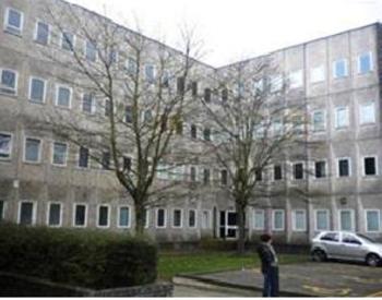 picture of the court or tribunal building