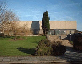picture of the court or tribunal building