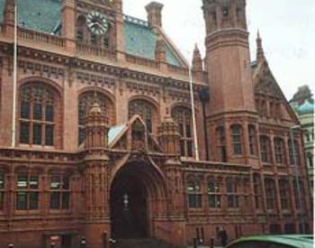 picture of the court or tribunal building
