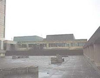 picture of the court or tribunal building