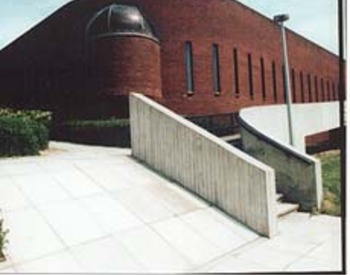 picture of the court or tribunal building