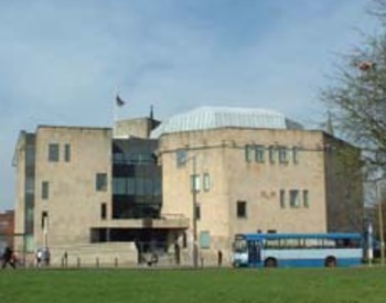picture of the court or tribunal building