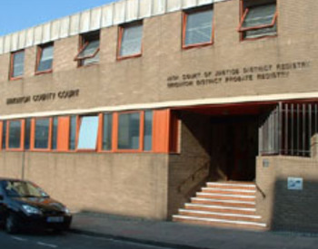 picture of the court or tribunal building