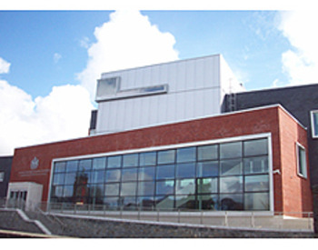 picture of the court or tribunal building