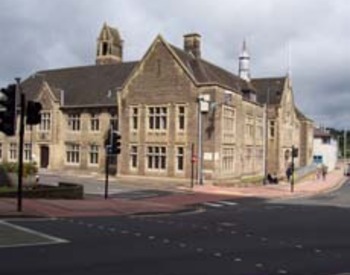 picture of the court or tribunal building