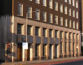 picture of the court or tribunal building