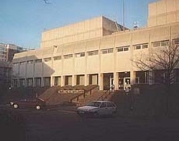 picture of the court or tribunal building