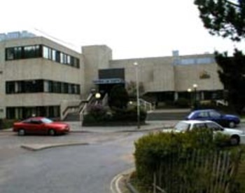 picture of the court or tribunal building