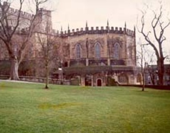 picture of the court or tribunal building