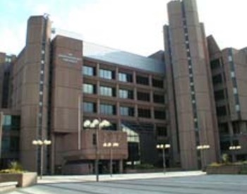 picture of the court or tribunal building