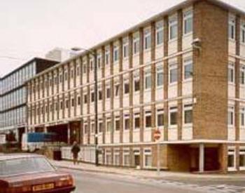 picture of the court or tribunal building