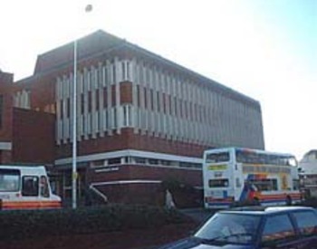 picture of the court or tribunal building