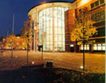 picture of the court or tribunal building