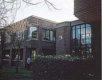 picture of the court or tribunal building