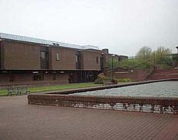 picture of the court or tribunal building