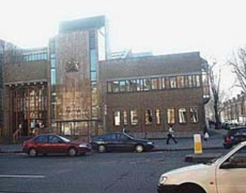 picture of the court or tribunal building