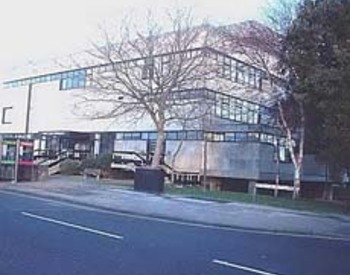 picture of the court or tribunal building