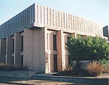 picture of the court or tribunal building